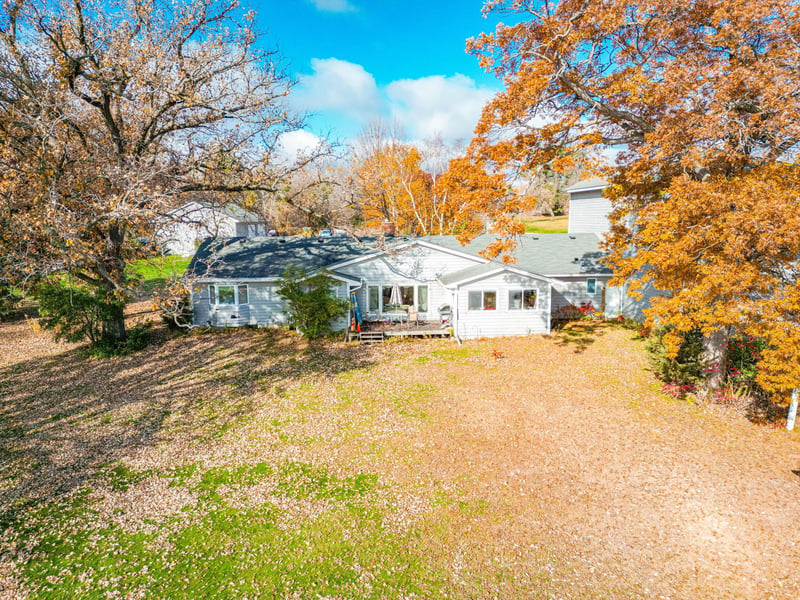 9225 Lake Blvd, Chisago City, MN 55013