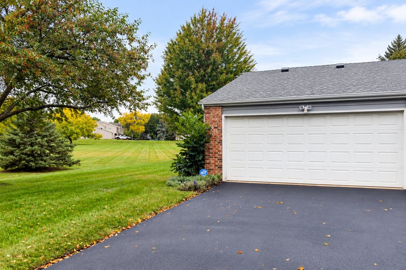 7698 157th St W, Apple Valley, MN 55124