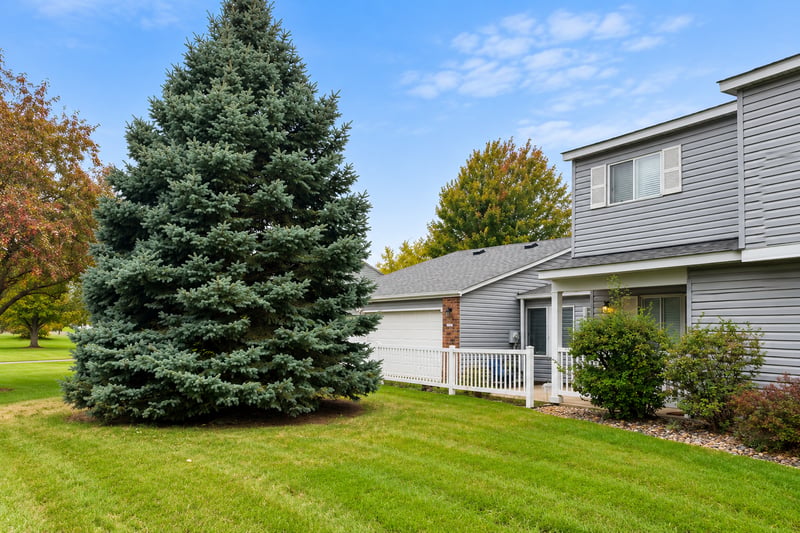 7698 157th St W, Apple Valley, MN 55124