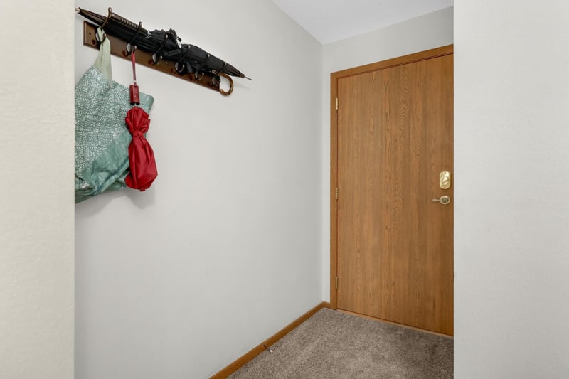 925 Bahls Dr #307, Hastings, MN 55033