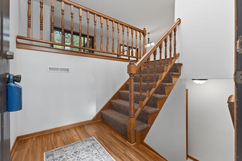 109 South Dr #E, Circle Pines, MN 55014