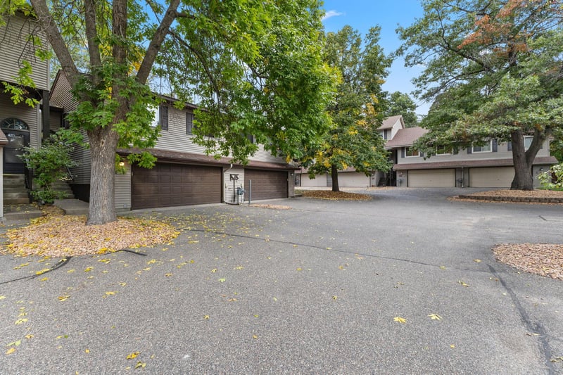 109 South Dr #E, Circle Pines, MN 55014