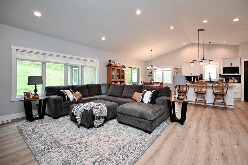 357 Valley Oaks Dr, Winona, MN 55987