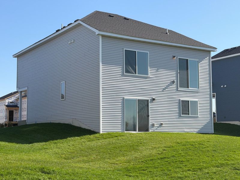 1927 Pierce St S, Cambridge, MN 55008