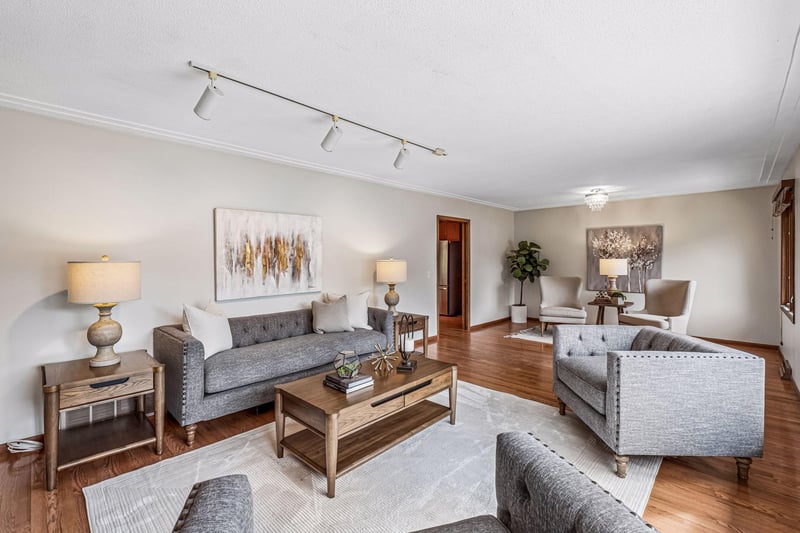 10800 Oak Knoll Ter N, Minnetonka, MN 55305