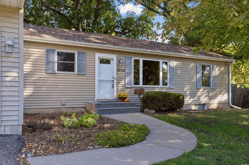 1020 Orkla Dr, Golden Valley, MN 55427