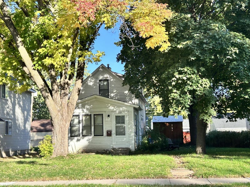 233 17th Ave N, Hopkins, MN 55343