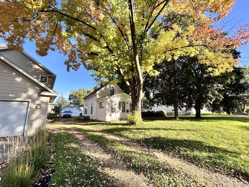 233 17th Ave N, Hopkins, MN 55343