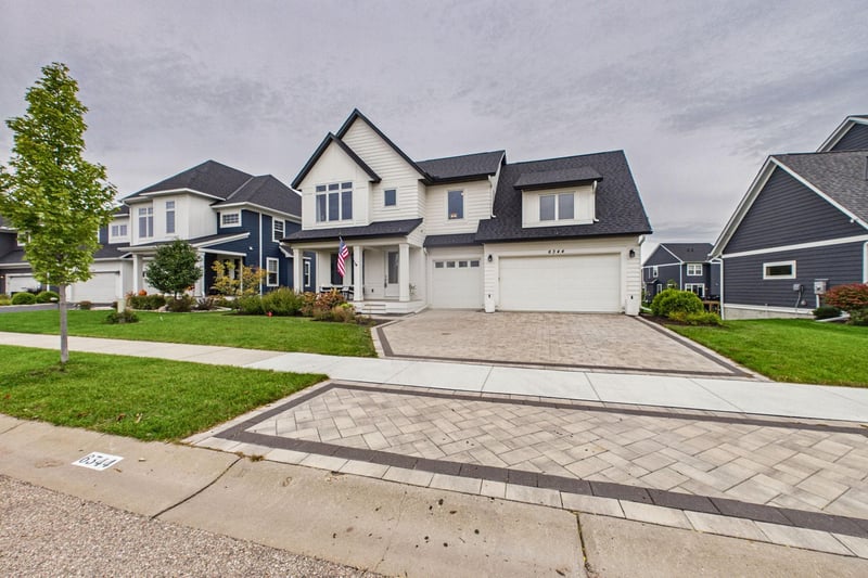 6344 Red Cedar Dr, Chaska, MN 55318