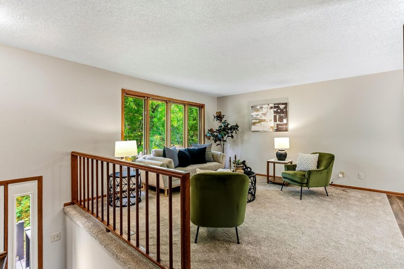 162 Quehl Ave N, Lakeland, MN 55043