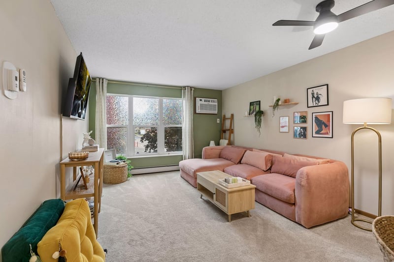 720 3rd Ave NE #120, Minneapolis, MN 55413