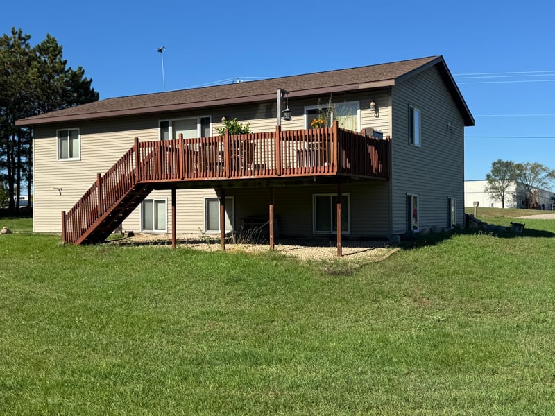 527 Madison Ave SE, Wadena, MN 56482