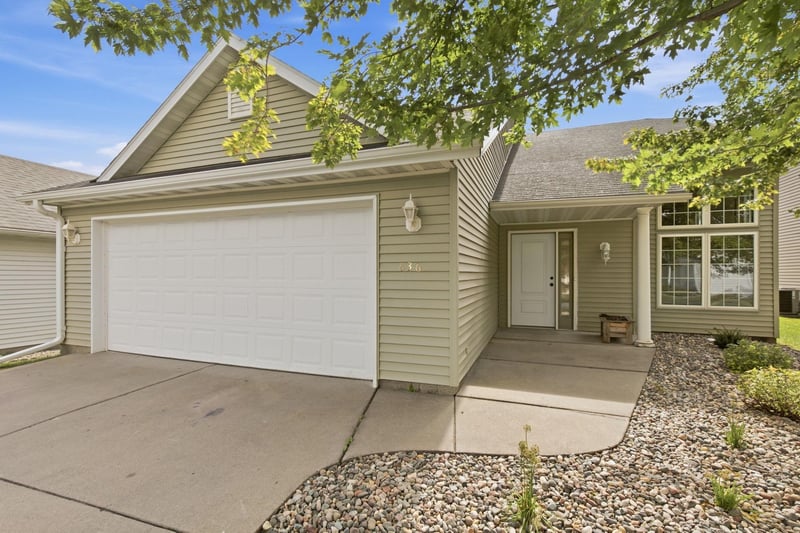 836 Aspen Cir, Waite Park, MN 56387