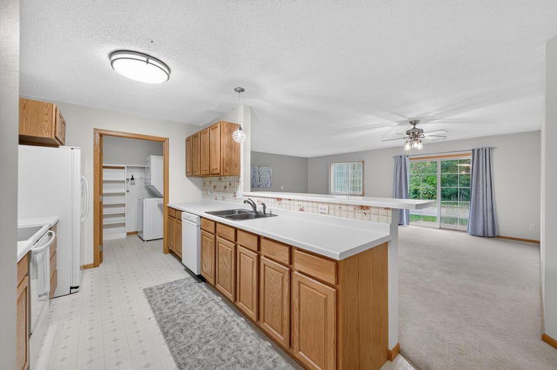 670 Monn Ave, Vadnais Heights, MN 55127