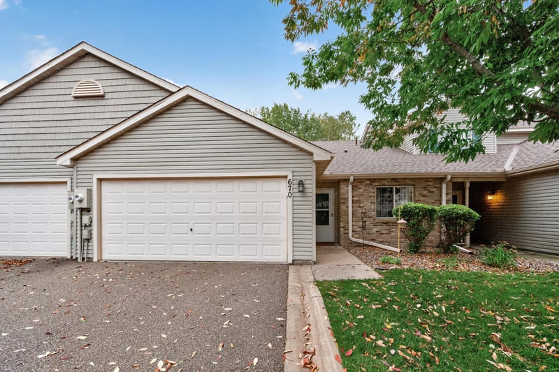670 Monn Ave, Vadnais Heights, MN 55127