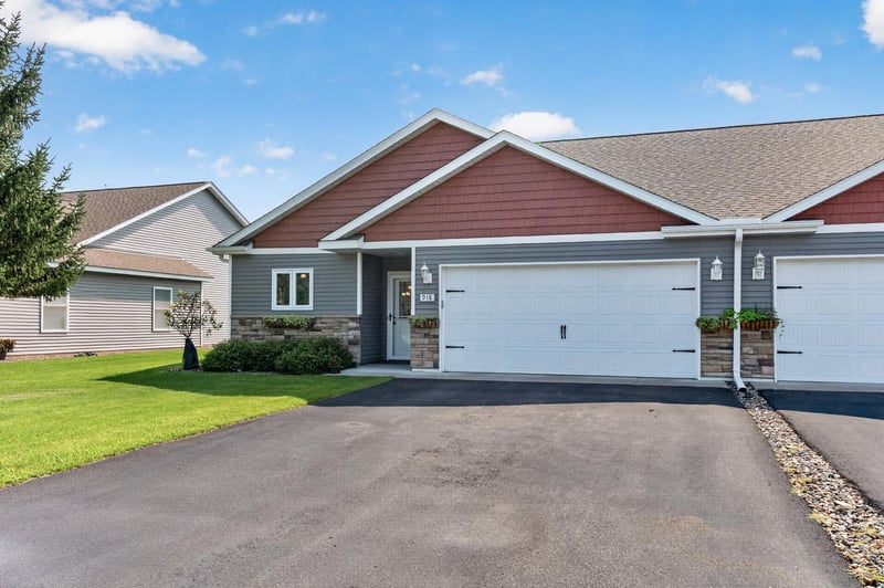 918 Gable St, Taylors Falls, MN 55084