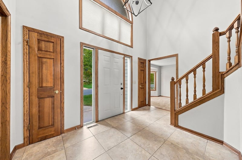 13610 Georgia Dr, Apple Valley, MN 55124
