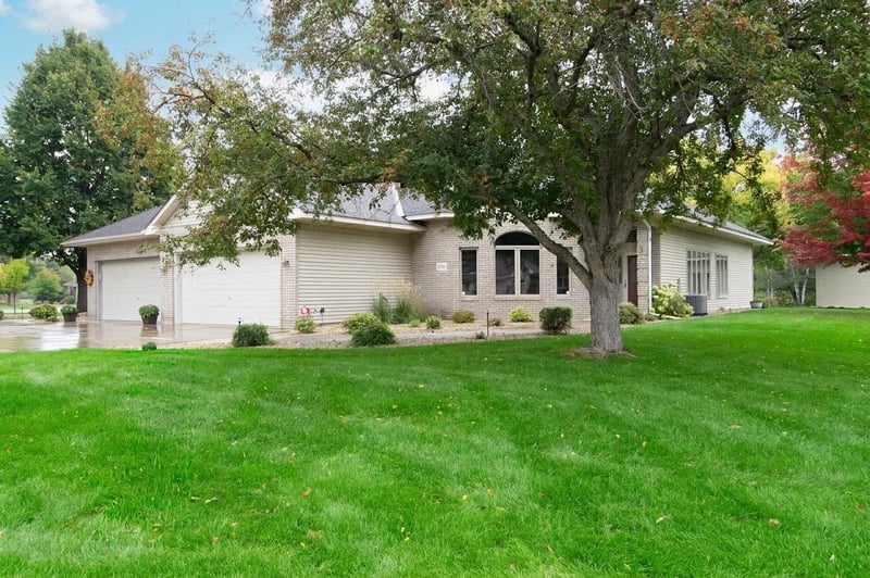 12133 Bluebird Cir NW, Coon Rapids, MN 55448
