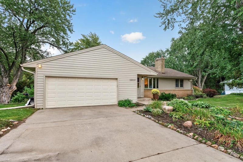 13819 Bellevue Dr, Minnetonka, MN 55345
