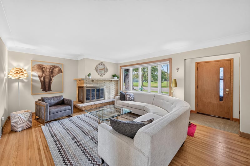 13819 Bellevue Dr, Minnetonka, MN 55345