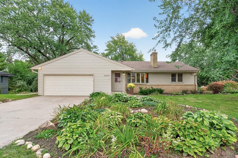13819 Bellevue Dr, Minnetonka, MN 55345