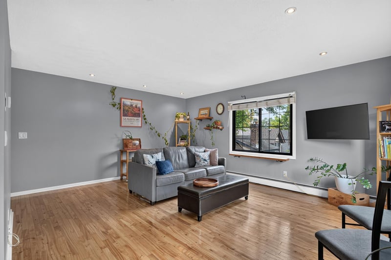 3844 Nicollet Ave #305, Minneapolis, MN 55409