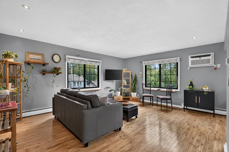 3844 Nicollet Ave #305, Minneapolis, MN 55409