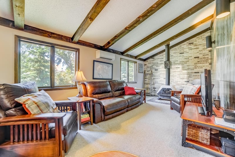 638 Kim Ave, Hamburg, MN 55339