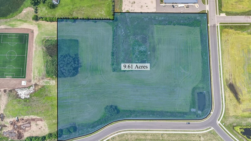 3045 Stone Gate Dr, Saint Cloud, MN 56301