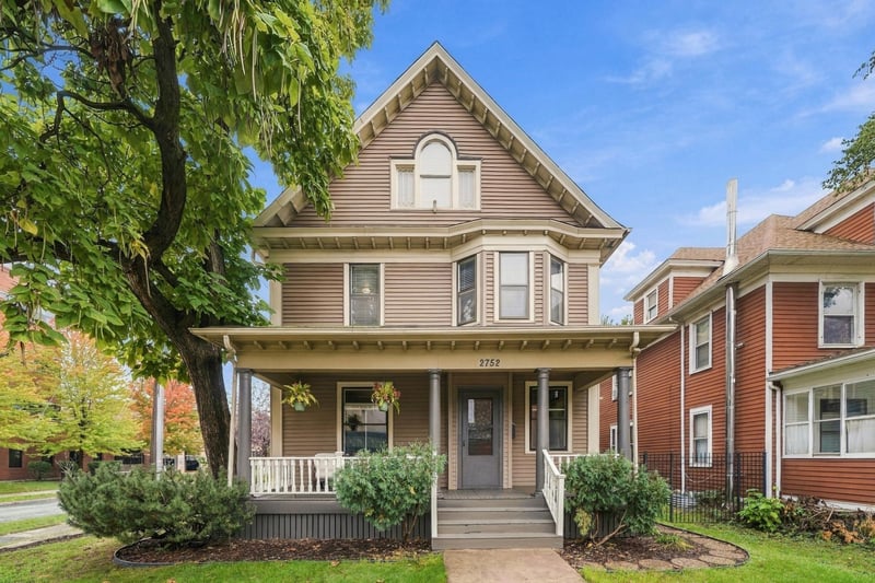 2752 Chicago Ave, Minneapolis, MN 55407
