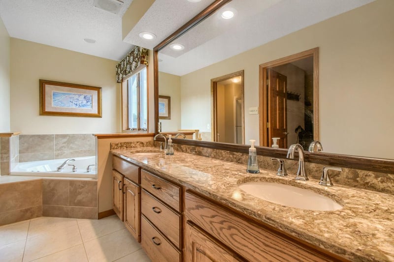 46 Jefferson Ct, Hastings, MN 55033
