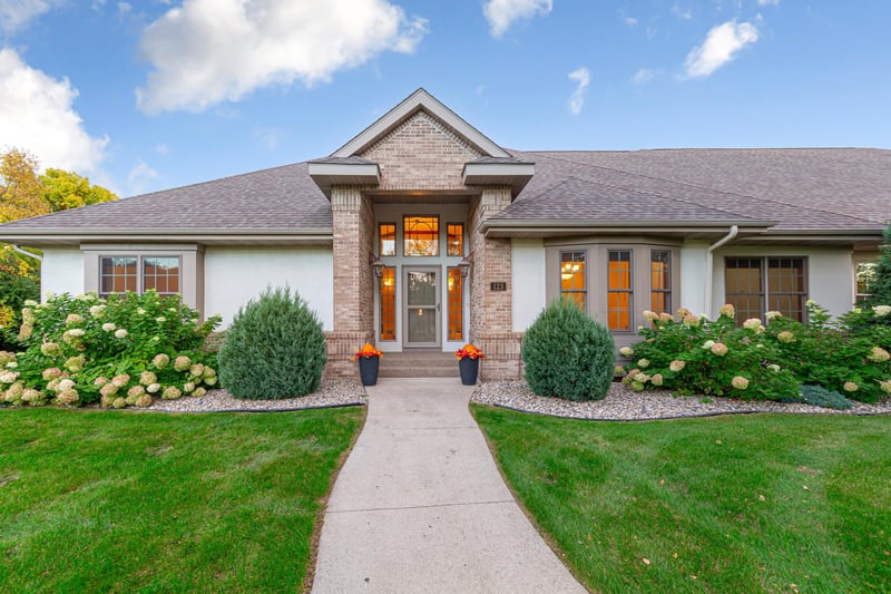 123 Woodhill Ct, Mankato, MN 56001
