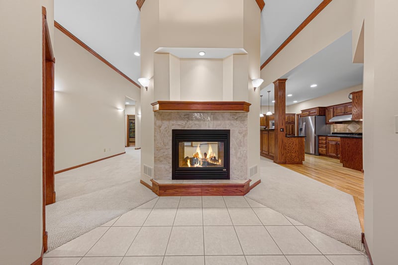 123 Woodhill Ct, Mankato, MN 56001