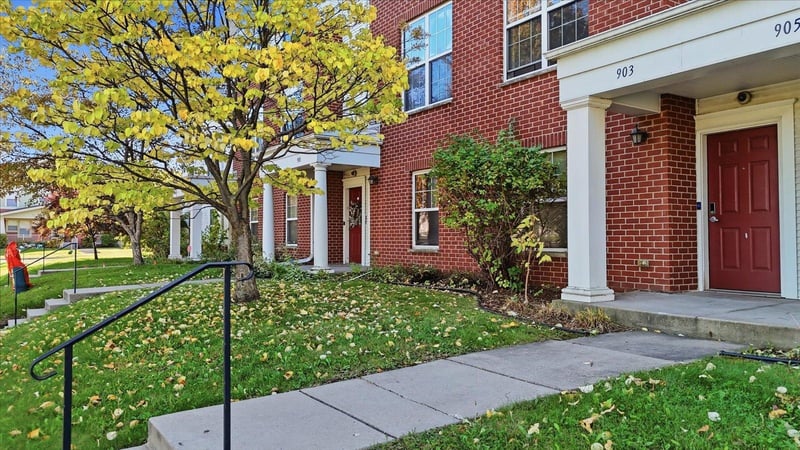 903 8th Ave N, Minneapolis, MN 55411