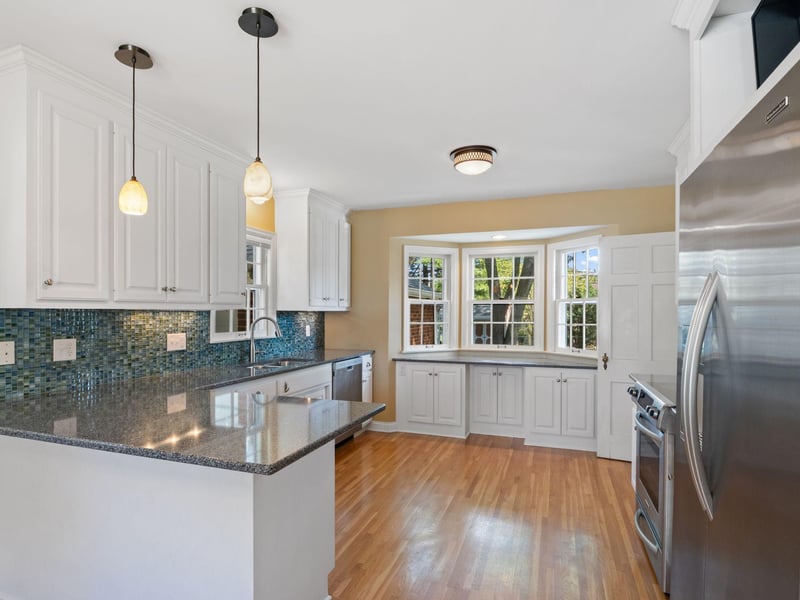 1776 Asbury St, Falcon Heights, MN 55113