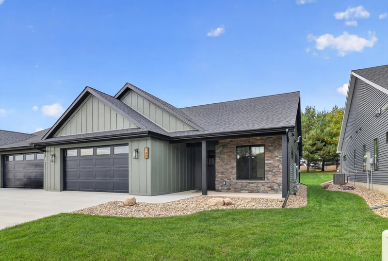 743 Kodiak Dr NW, Stewartville, MN 55976