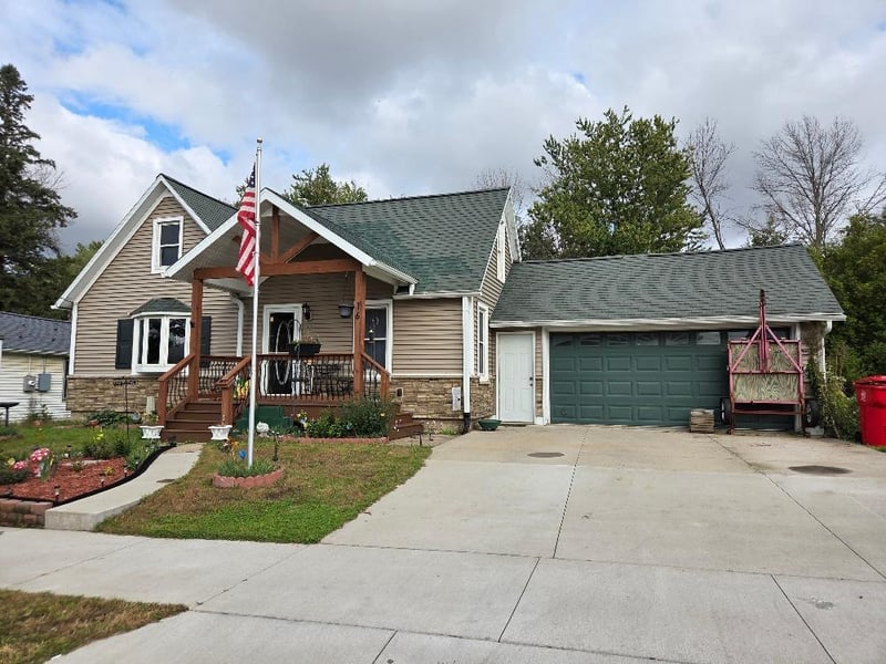 16 4th Ave SE, Dodge Center, MN 55927