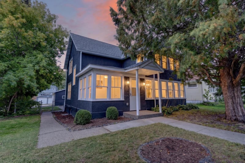 811 NW 1st Ave, Grand Rapids, MN 55744