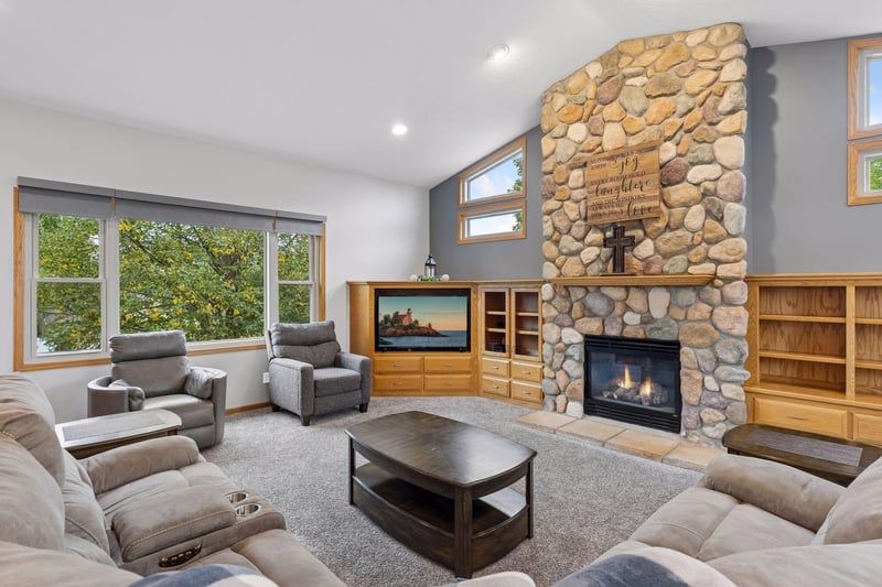 4181 Jason Ct NE, Saint Michael, MN 55376