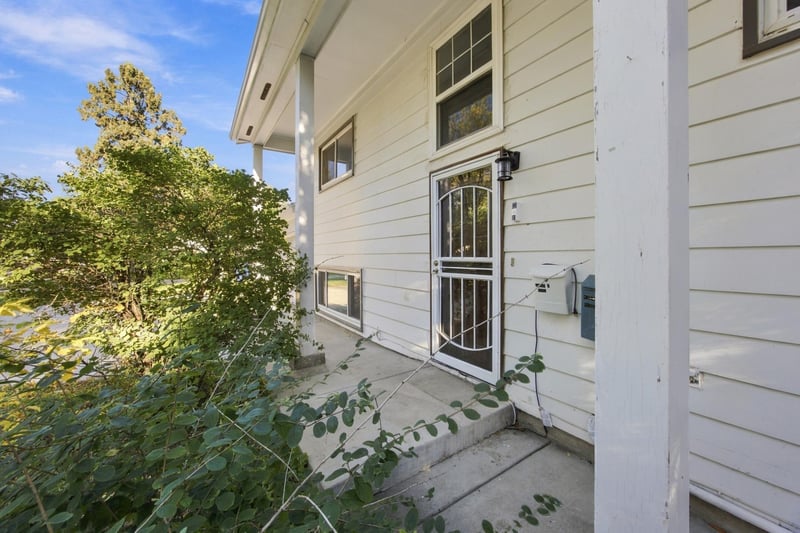 2028 16th St S, Moorhead, MN 56560