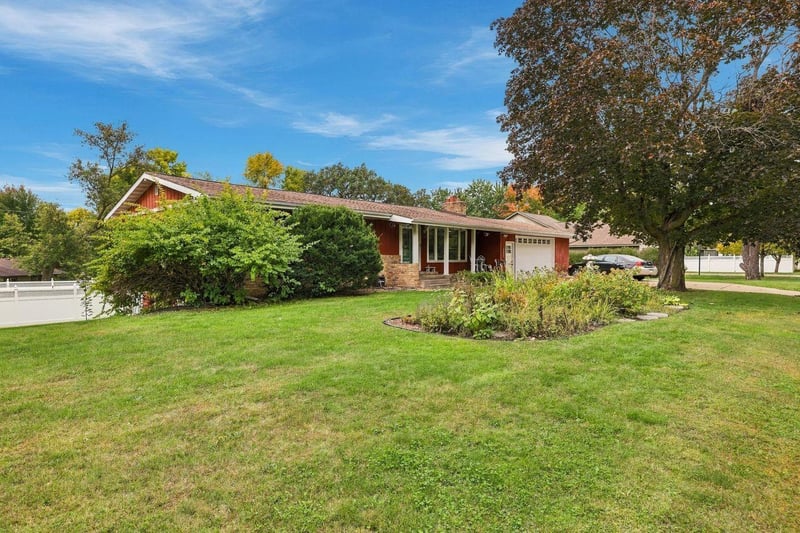 516 9 1/2 St N, Sauk Rapids, MN 56379