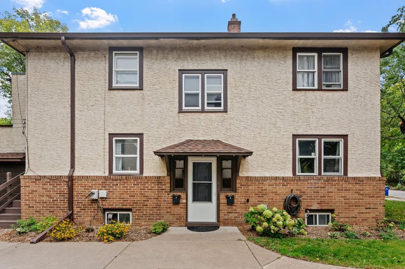 261 Robie St W, Saint Paul, MN 55107