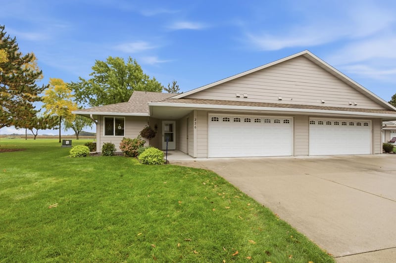 226 Golf Ct, Cold Spring, MN 56320