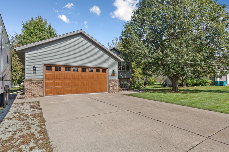 1728 Greenhaven Ln NE, Owatonna, MN 55060
