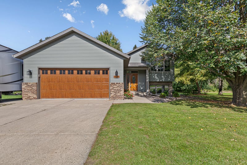 1728 Greenhaven Ln NE, Owatonna, MN 55060