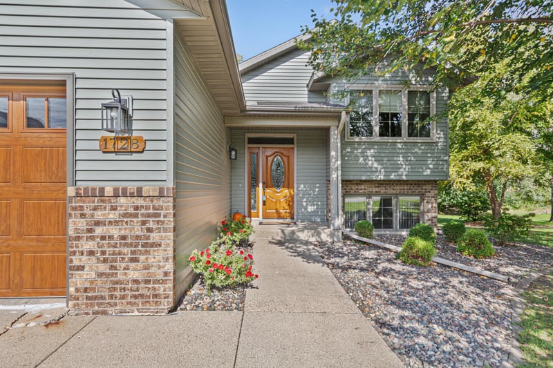1728 Greenhaven Ln NE, Owatonna, MN 55060