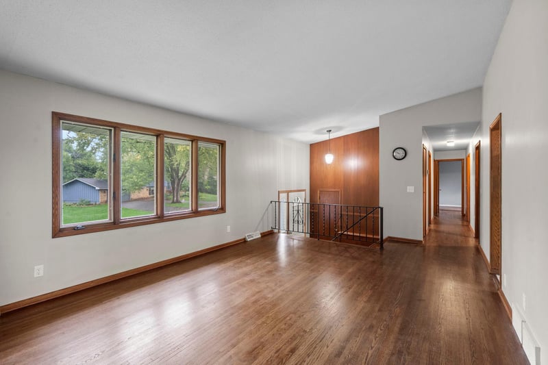 5705 Phoenix St, Golden Valley, MN 55422