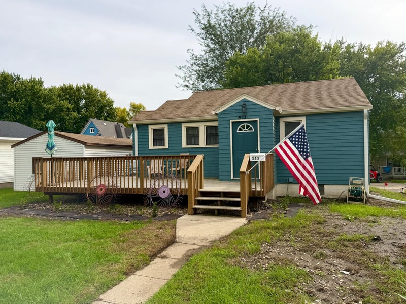 513 W Lincoln St, Luverne, MN 56156