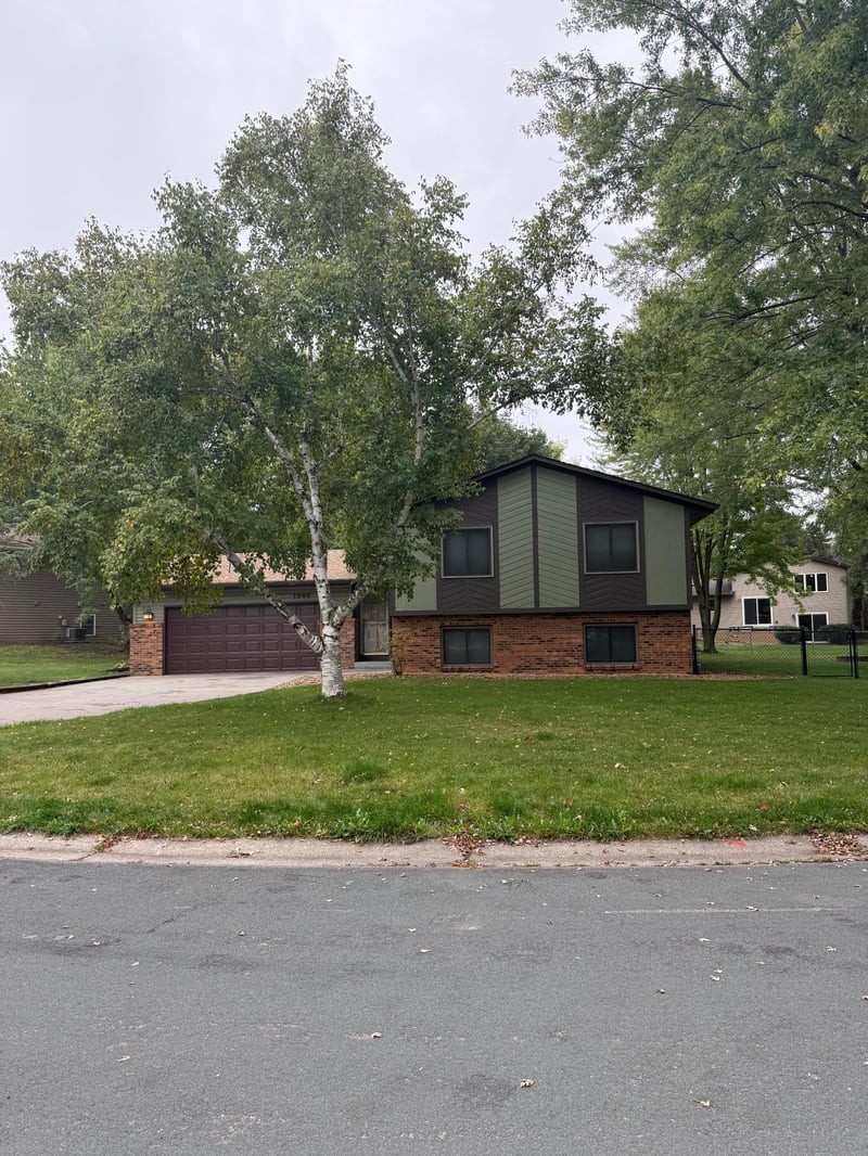 1980 Timber Wolf Trl N, Eagan, MN 55122