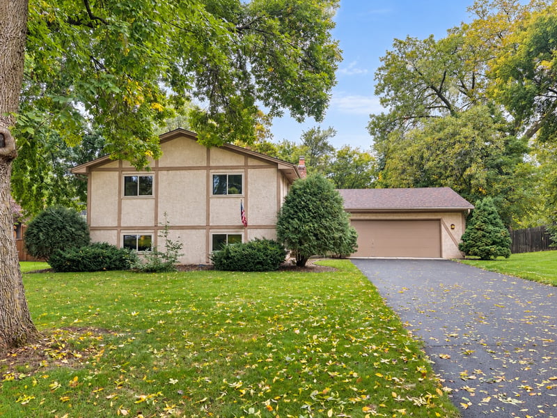 2811 Comstock Ln N, Plymouth, MN 55447